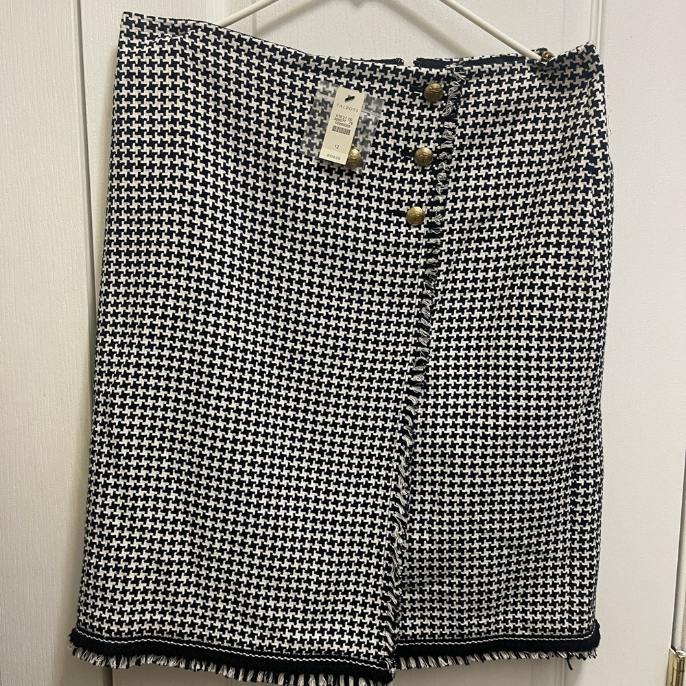 TALBOTS beautiful skirts new design brand new with tags Front with gold buttons